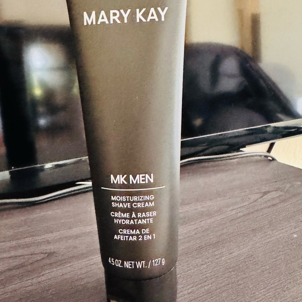 Mary Kay Black Shaving Cream for Smooth Grooming